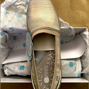 Bzees shoes, BRAND NEW size 9W
